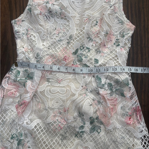 Elegant Floral Midi Dress in Cream and Peachy pinks and forest green - Picture 4 of 8